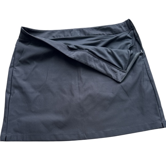 Nike Dri fit Women’s Black skort skirt Golf Pickleball Size Medium - Picture 3 of 5